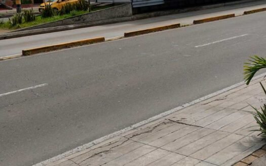 Local en Mall 30 Plus – L1