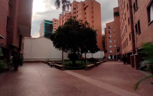 Apartamento Dúplex en Barrio Laureles