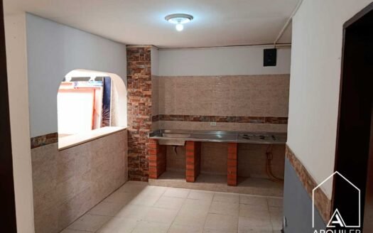 Casa Local en Barrio Guayabal