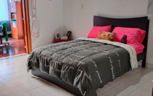 Casa en el barrio Los colores