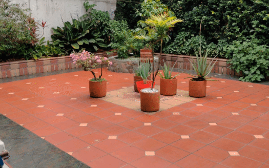 Casa en el barrio Los colores