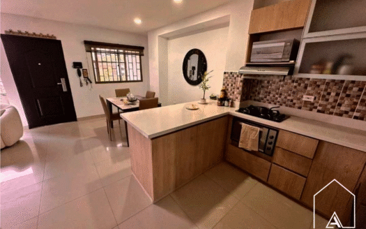 Apartamento dúplex en el barrio Florencia-cabañas