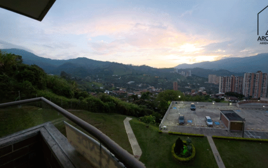 Apartamento en Unidad Residencial Selvática Sabaneta La Doctora