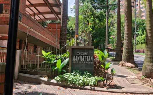Apartamento en Condominio Manhattan Loma de Los Parra El Poblado