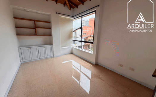 Apartamento en Edificio Los Arreboles Laureles Medellín