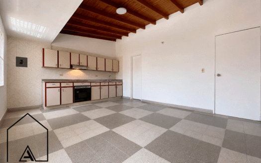 Casa comercial en Simón Bolívar Medellín