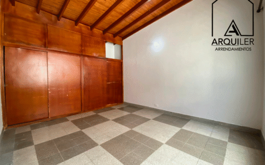 Casa comercial en Simón Bolívar Medellín