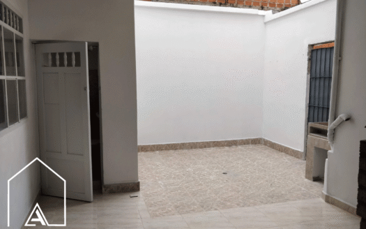 Casa comercial en Campo Alegre Medellín