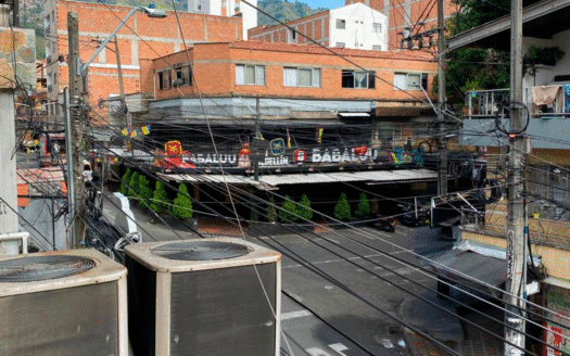 Bodega o local comercial en barrio Obrero Bello