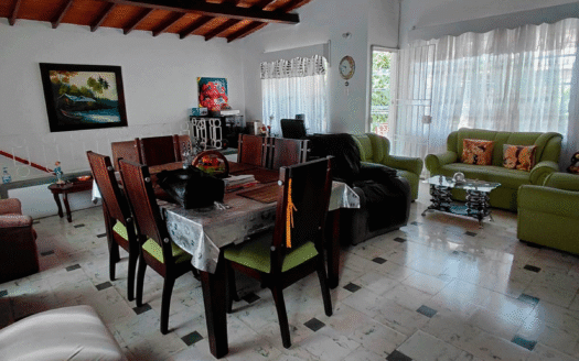 Casa lote de dos niveles en Belén Rosales, Medellín