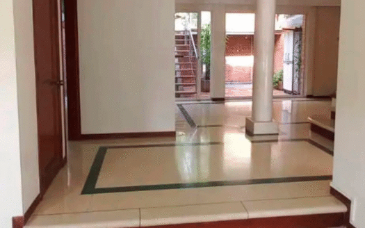 Casa de tres niveles en Alto Bonito Envigado